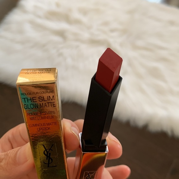NIB Yves Saint Laurent Rouge Pur The Slim Glow Matte # 204 Private Carmine 2.1g - Picture 5 of 6